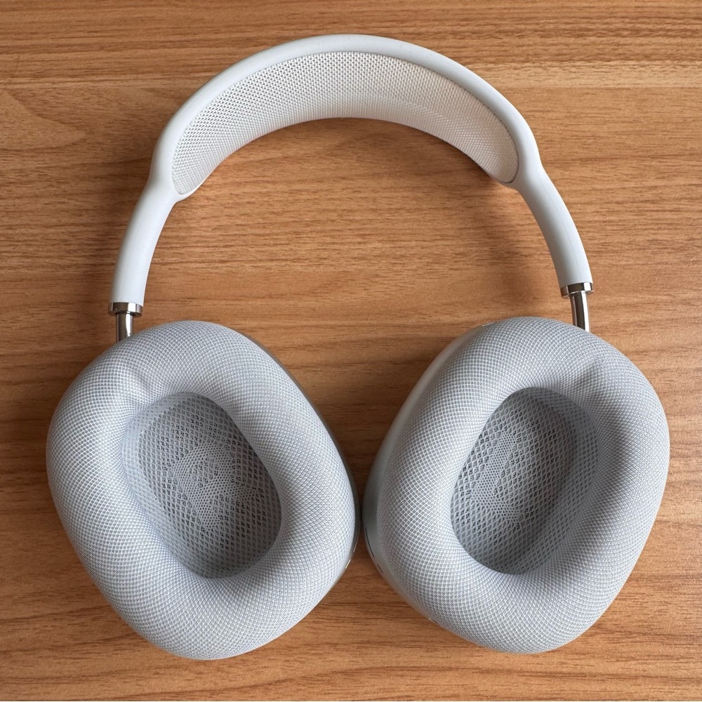 Apple AirPods Max White over ear headphones (2024 USB-C) - Silver - NEVER USED - Picture 4 of 8